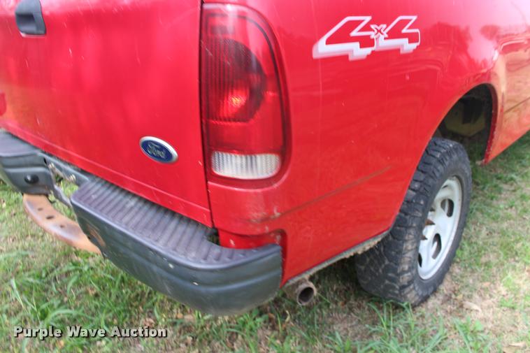 image for item DA4283 2004 Ford F150 XL pickup truck