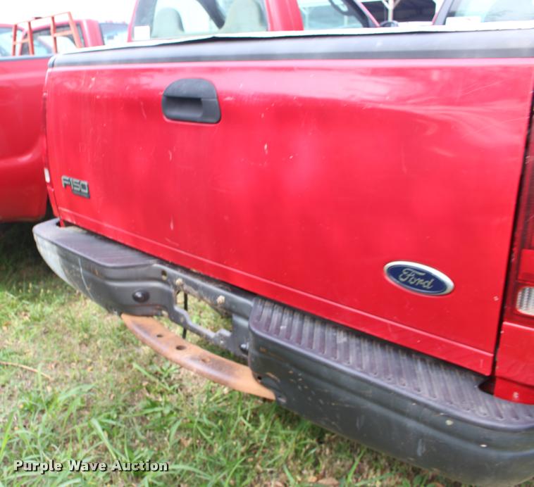 image for item DA4283 2004 Ford F150 XL pickup truck