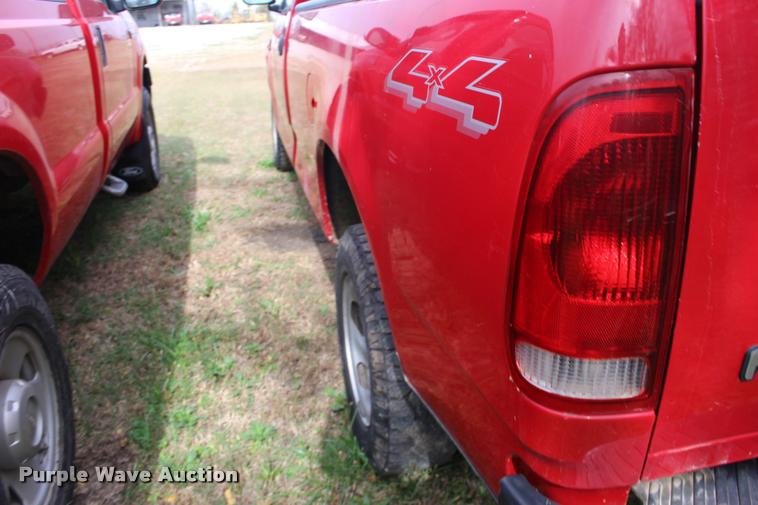 image for item DA4283 2004 Ford F150 XL pickup truck