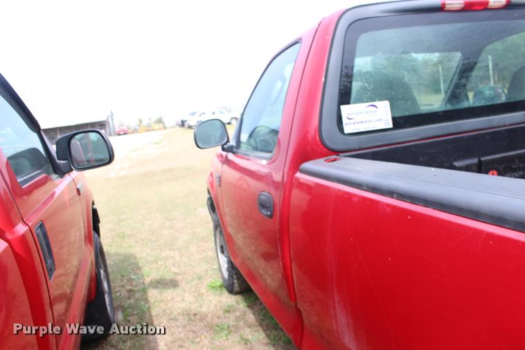 image for item DA4283 2004 Ford F150 XL pickup truck