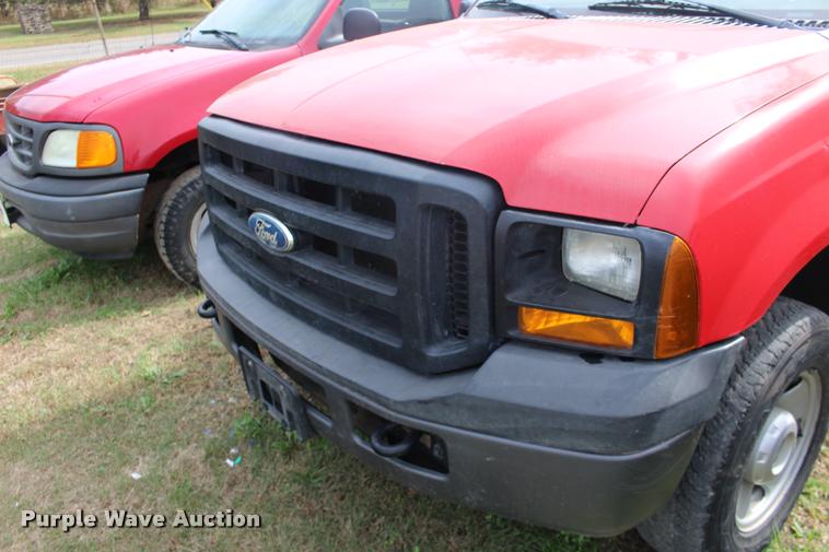 image for item DA4284 2006 Ford F250 Super Duty pickup truck
