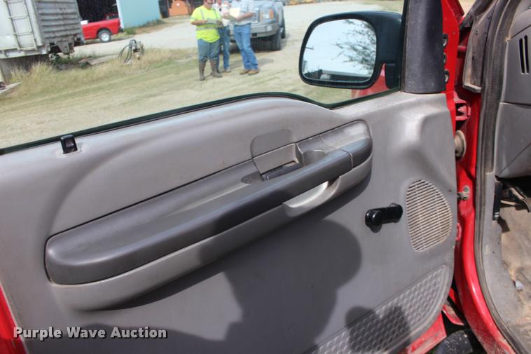 image for item DA4286 2003 Ford F250 Super Duty XL pickup truck