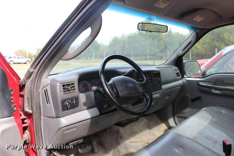 image for item DA4286 2003 Ford F250 Super Duty XL pickup truck