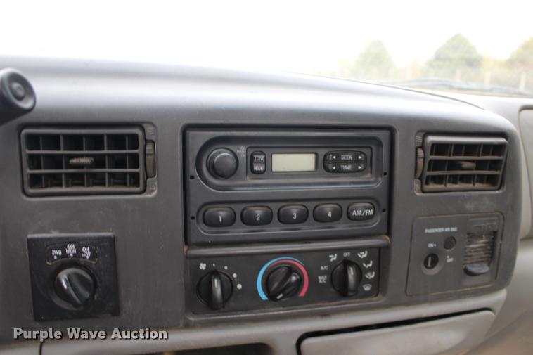 image for item DA4286 2003 Ford F250 Super Duty XL pickup truck