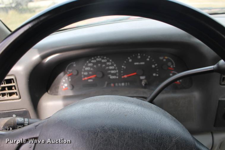 image for item DA4286 2003 Ford F250 Super Duty XL pickup truck