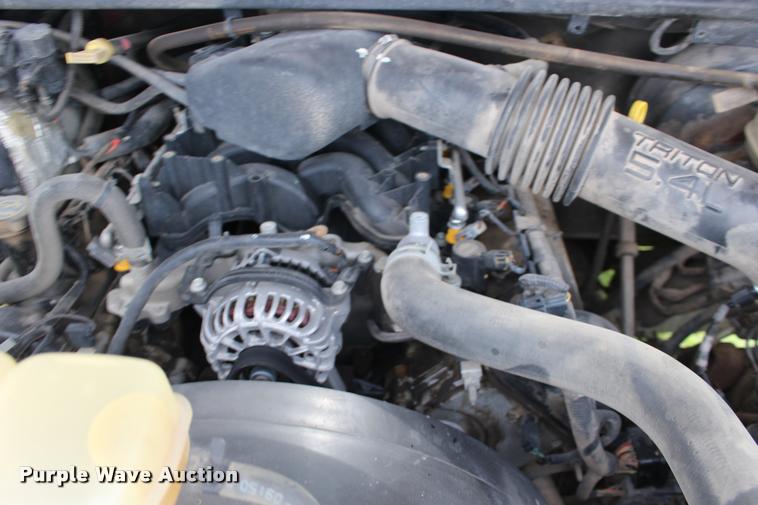 image for item DA4286 2003 Ford F250 Super Duty XL pickup truck