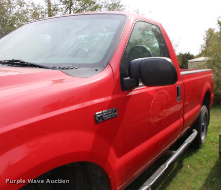 image for item DA4286 2003 Ford F250 Super Duty XL pickup truck