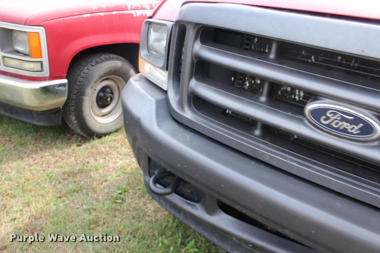 image for item DA4286 2003 Ford F250 Super Duty XL pickup truck