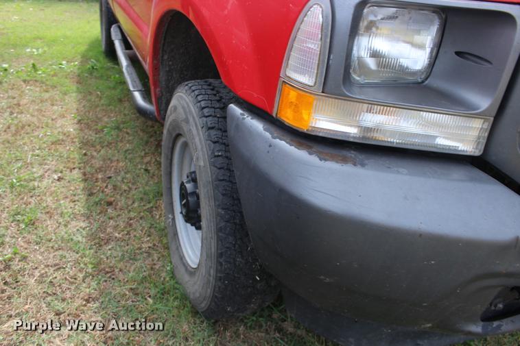 image for item DA4286 2003 Ford F250 Super Duty XL pickup truck