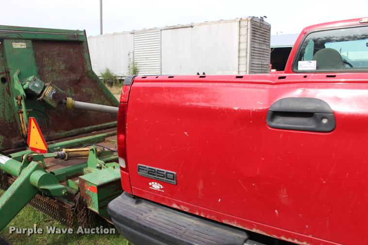 image for item DA4286 2003 Ford F250 Super Duty XL pickup truck