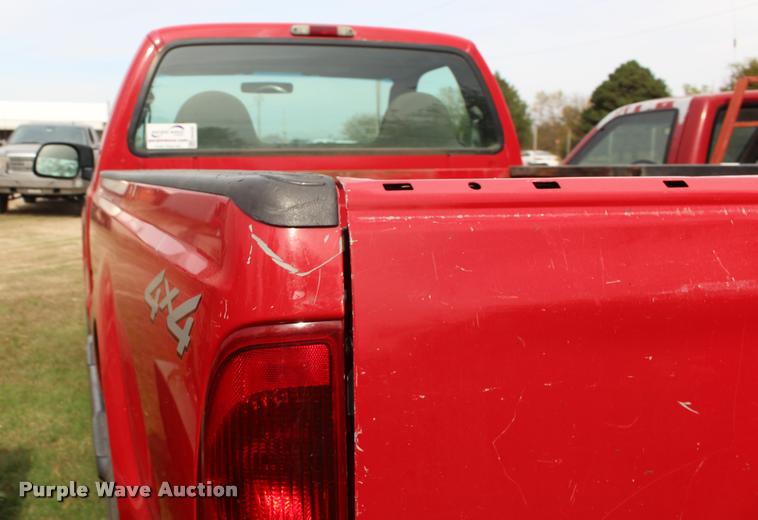 image for item DA4286 2003 Ford F250 Super Duty XL pickup truck