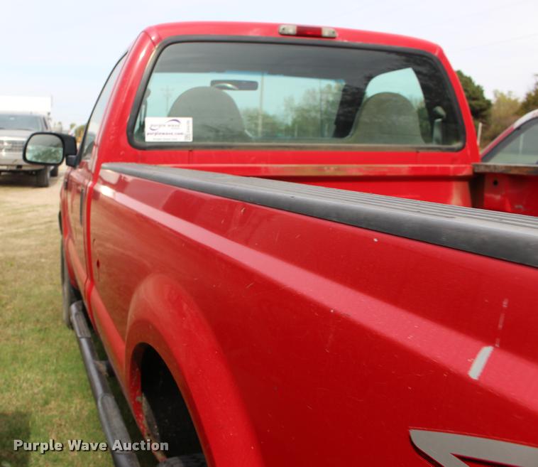image for item DA4286 2003 Ford F250 Super Duty XL pickup truck