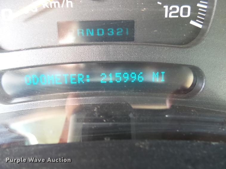 image for item DA4655 2003 Chevrolet Silverado 3500 Crew Cab flatbed pickup truck