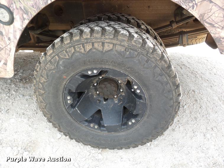 image for item DA4655 2003 Chevrolet Silverado 3500 Crew Cab flatbed pickup truck