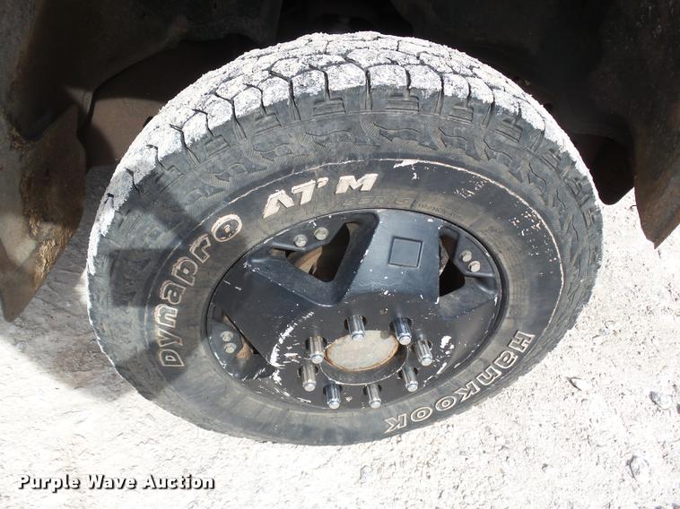 image for item DA4655 2003 Chevrolet Silverado 3500 Crew Cab flatbed pickup truck