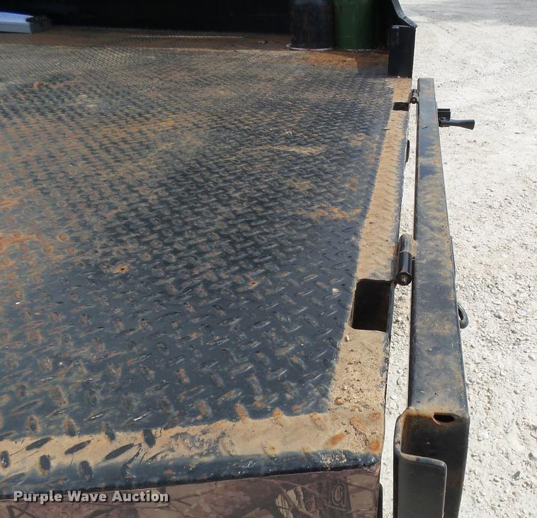 image for item DA4655 2003 Chevrolet Silverado 3500 Crew Cab flatbed pickup truck