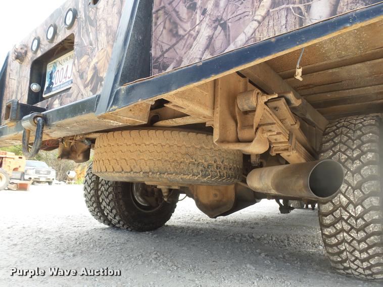 image for item DA4655 2003 Chevrolet Silverado 3500 Crew Cab flatbed pickup truck