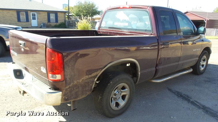 image for item DA4678 2004 Dodge Ram 1500 Quad Cab pickup truck