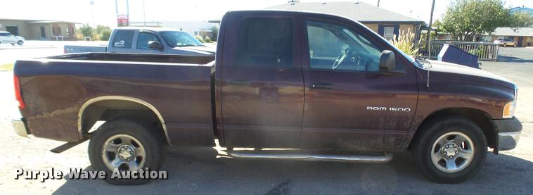 image for item DA4678 2004 Dodge Ram 1500 Quad Cab pickup truck