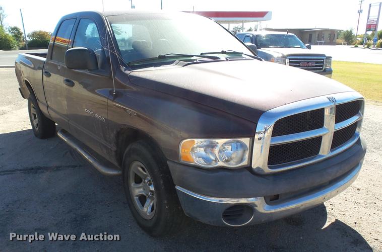 image for item DA4678 2004 Dodge Ram 1500 Quad Cab pickup truck