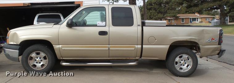 image for item DA4688 2005 Chevrolet Silverado 1500 Ext. Cab pickup truck