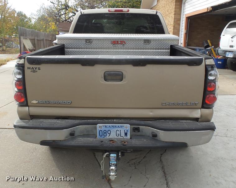 image for item DA4688 2005 Chevrolet Silverado 1500 Ext. Cab pickup truck