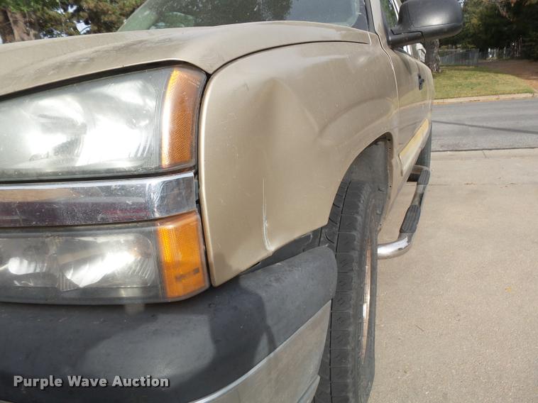 image for item DA4688 2005 Chevrolet Silverado 1500 Ext. Cab pickup truck