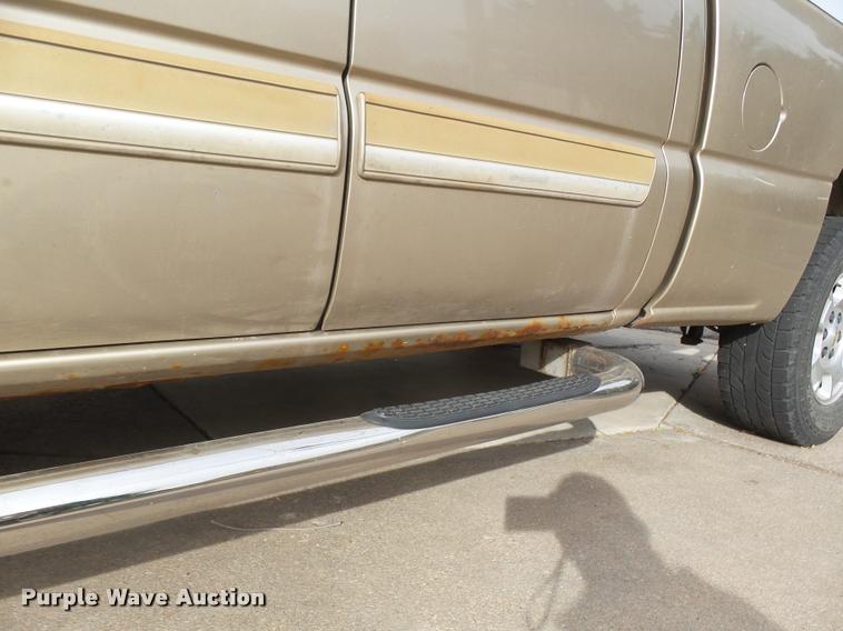 image for item DA4688 2005 Chevrolet Silverado 1500 Ext. Cab pickup truck