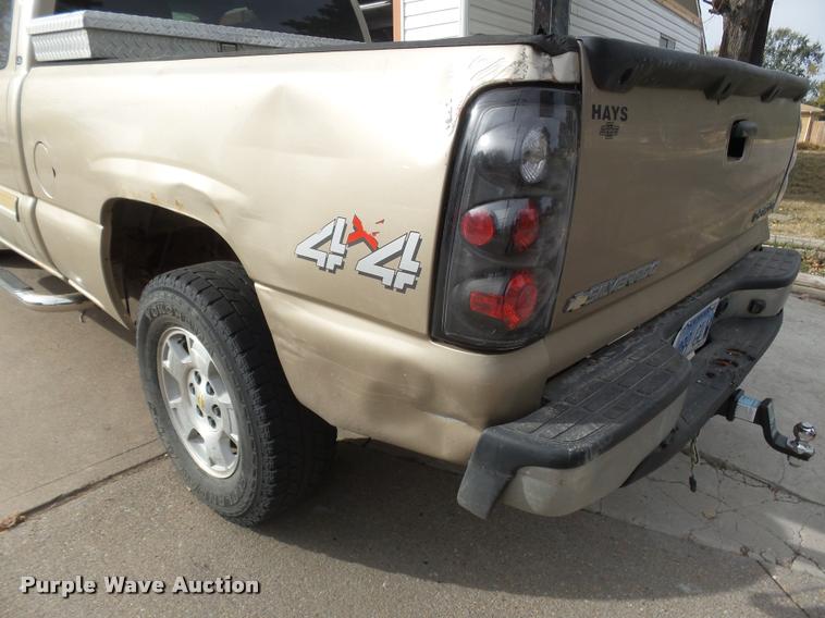 image for item DA4688 2005 Chevrolet Silverado 1500 Ext. Cab pickup truck