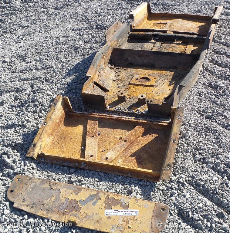 Caterpillar D4 dozer skid plates in Wheeling, MO Item DA9255 sold