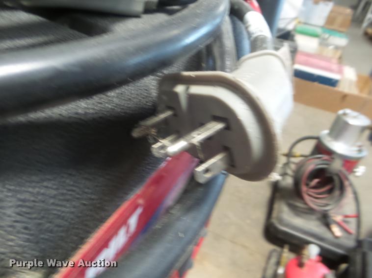 image for item DA9501 Troy-Bilt generator