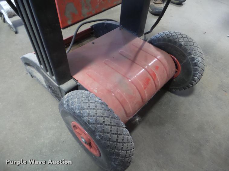 image for item DA9504 Snap-on battery charger