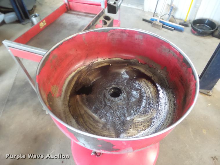 image for item DA9513 (2) fluid drain tanks