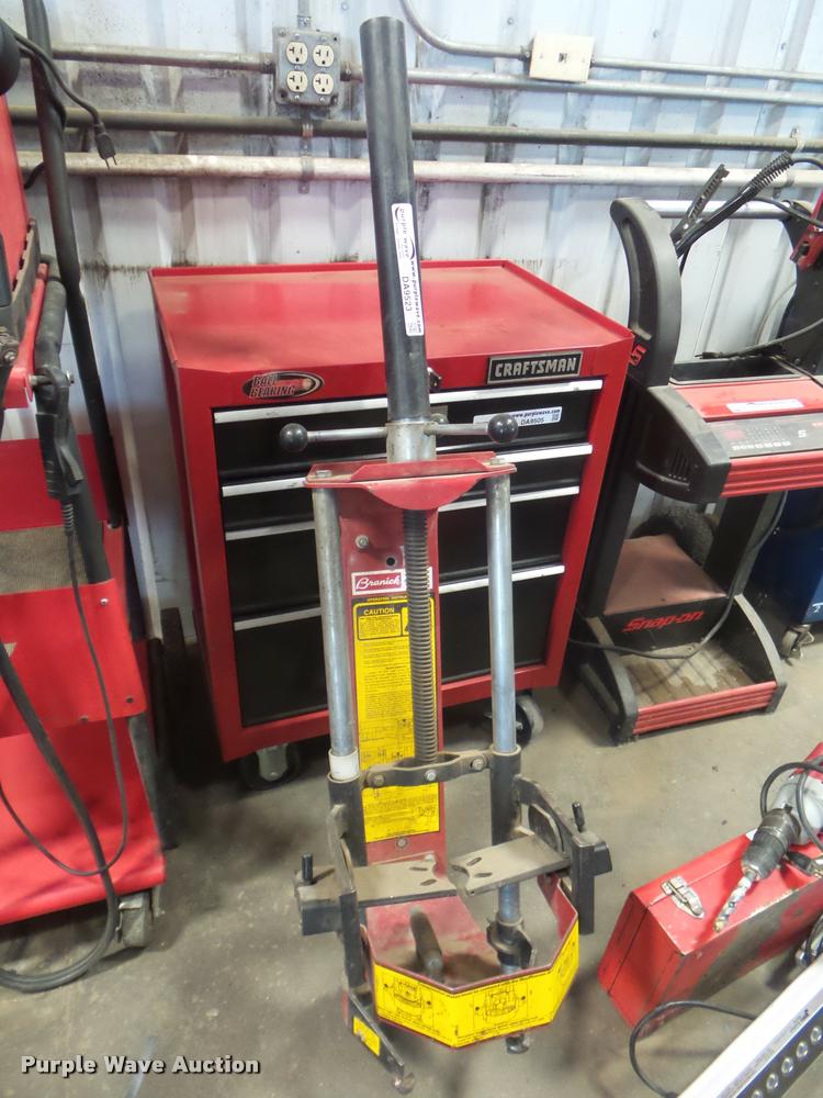 Branick MST580A strut spring compressor in Quinter, KS Item DA9523