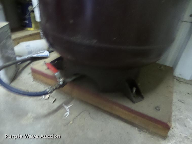 image for item DA9558 Quincy 241060VC air compressor