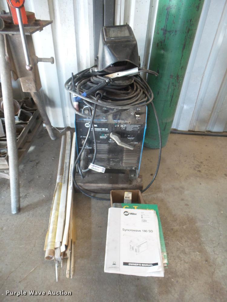 image for item DA9559 Miller Syncrowave 180SD tig welder