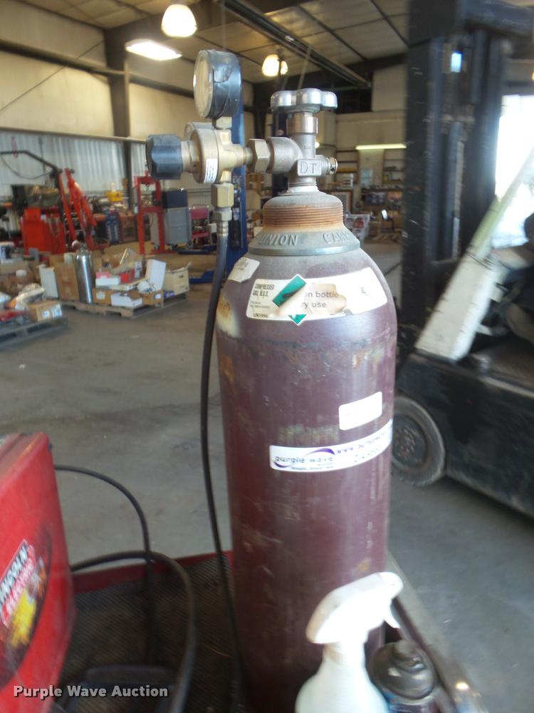 image for item DA9563 Lincoln Weld Pac 175HD welder