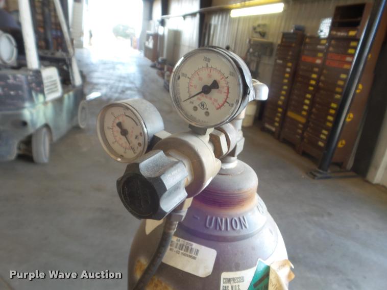 image for item DA9563 Lincoln Weld Pac 175HD welder