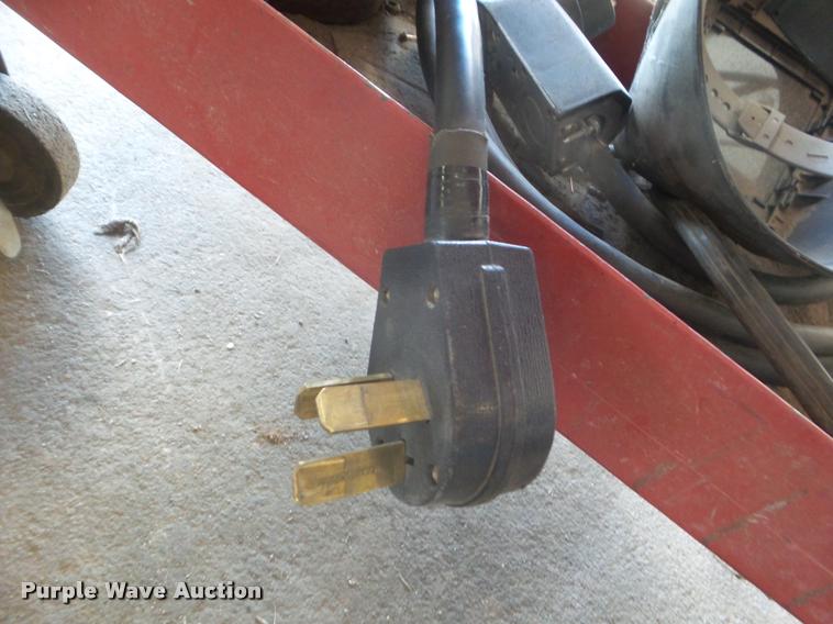 image for item DA9563 Lincoln Weld Pac 175HD welder