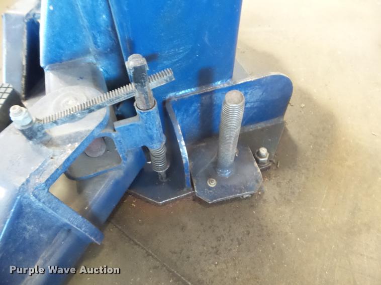 image for item DA9567 Worth Lift 9000ACF asymmetrical vehicle lift