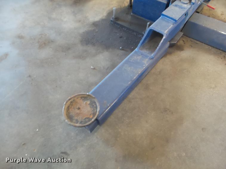 image for item DA9568 Worth equal arm low profile automotive hoist