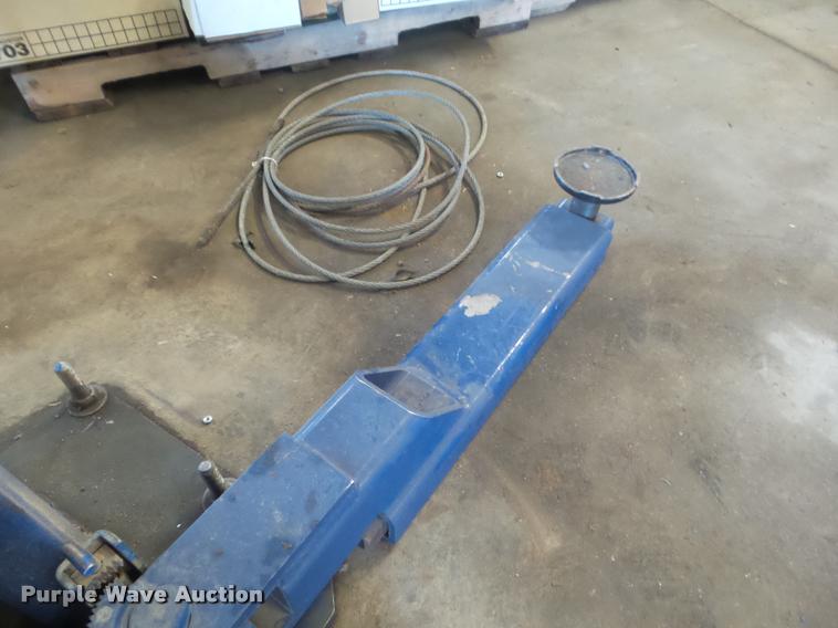 image for item DA9568 Worth equal arm low profile automotive hoist