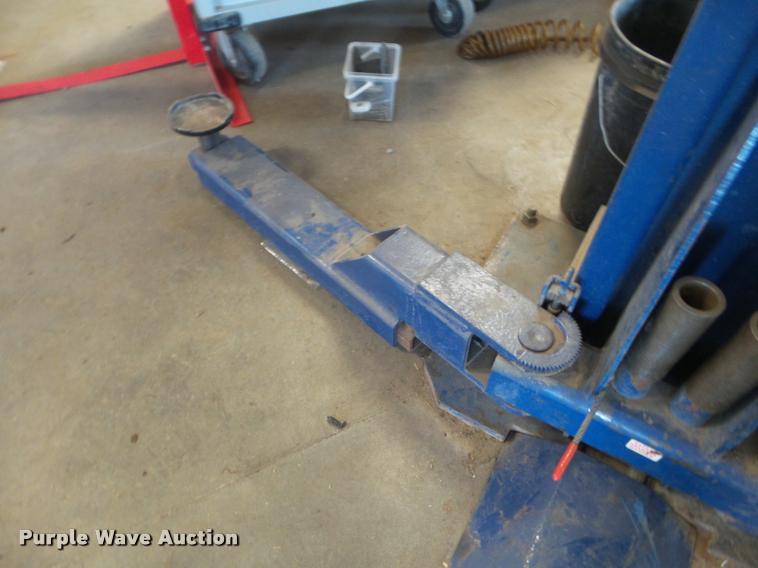 image for item DA9568 Worth equal arm low profile automotive hoist