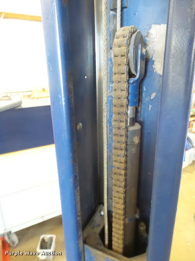 image for item DA9568 Worth equal arm low profile automotive hoist