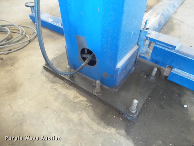 image for item DA9568 Worth equal arm low profile automotive hoist