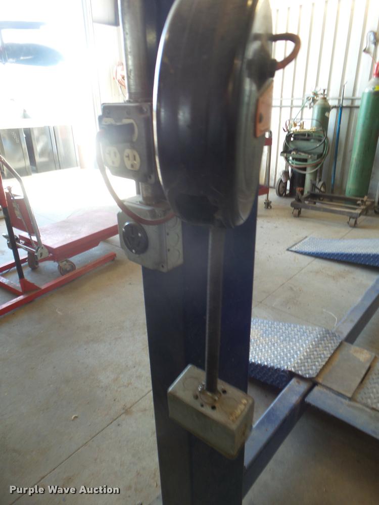 image for item DA9569 Worth 12000E four post automotive lift