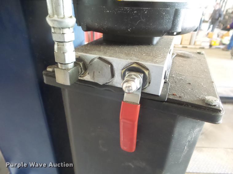 image for item DA9569 Worth 12000E four post automotive lift