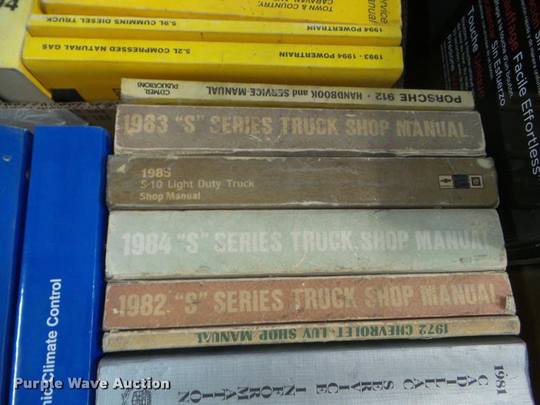 image for item DA9601 Automotive service manuals