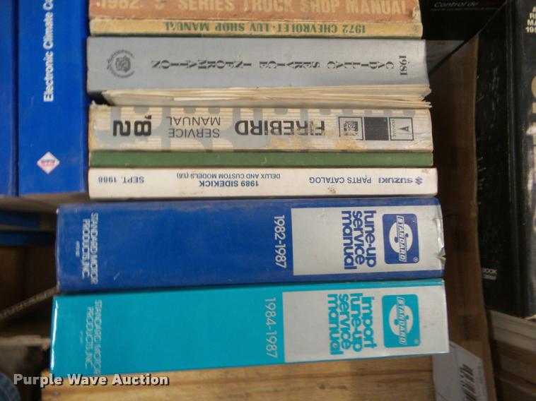 image for item DA9601 Automotive service manuals