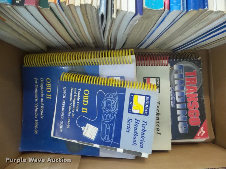 image for item DA9601 Automotive service manuals